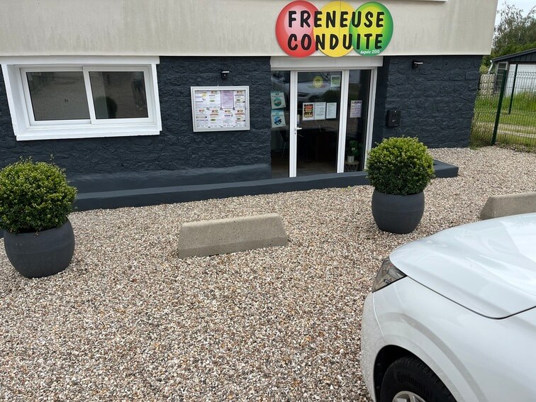 photo-exterieur-Freneuse-Conduite